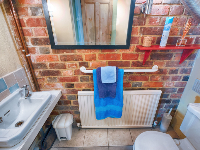 Bathroom 4, The Old Manor House B & B, Kent