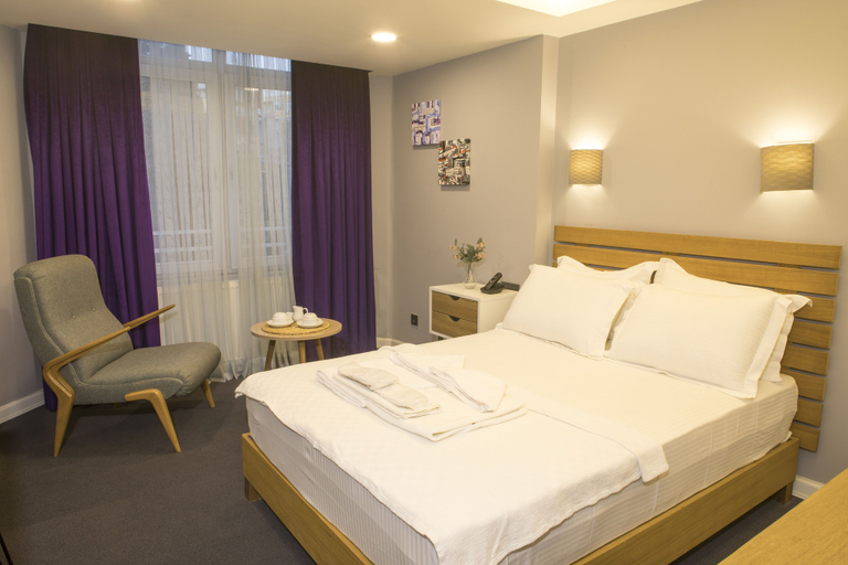 Others 5, Mephisto Apartment, Beşiktaş