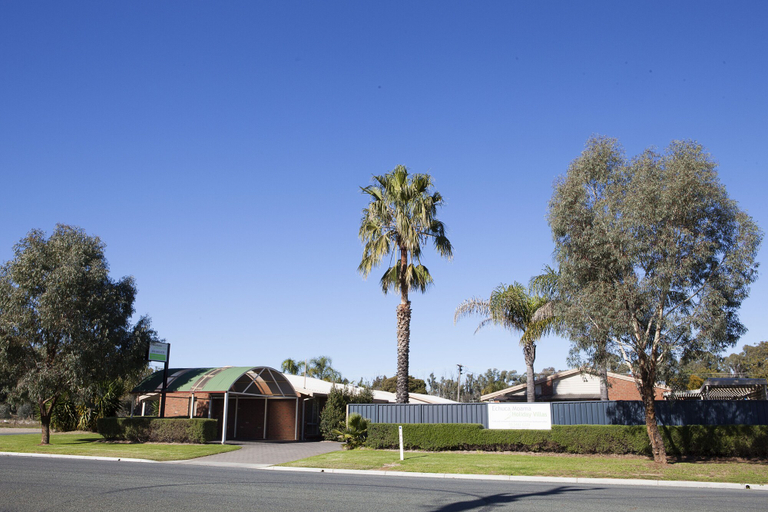 Exterior & Views 2, Echuca Moama Holiday Villas, Murray