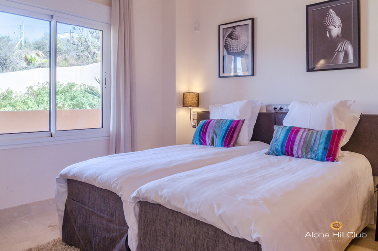 Bedroom 1, Aloha Hill Club Golf & Spa Apartments, Málaga