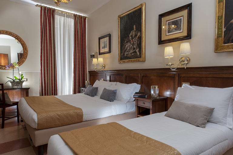 Bedroom 3, Des Artistes, Rome
