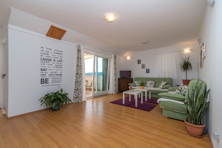 Others 5, Apartments Vojin, Okrug