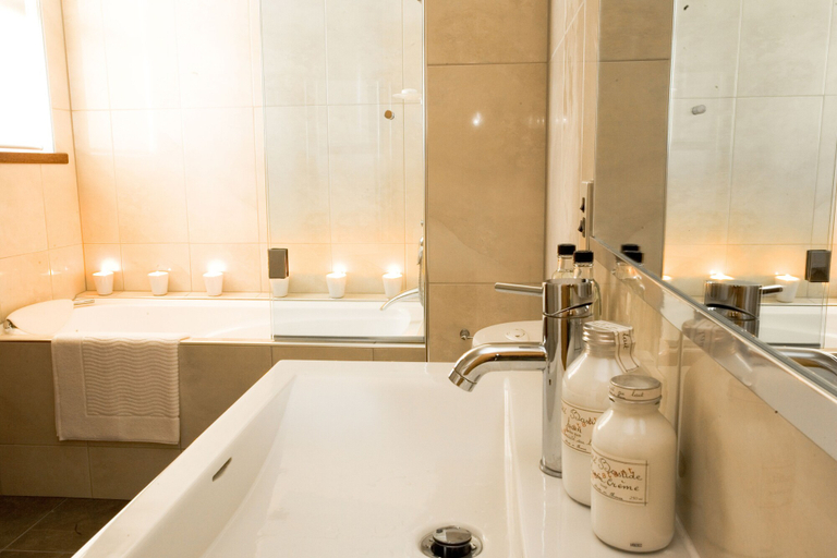 Bathroom 5, The Dome Boutique Apartments, Napier