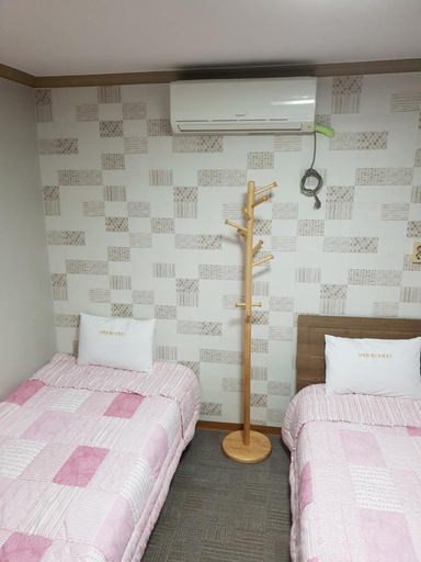 Bedroom 3, Nabijam Motel, Yeosu
