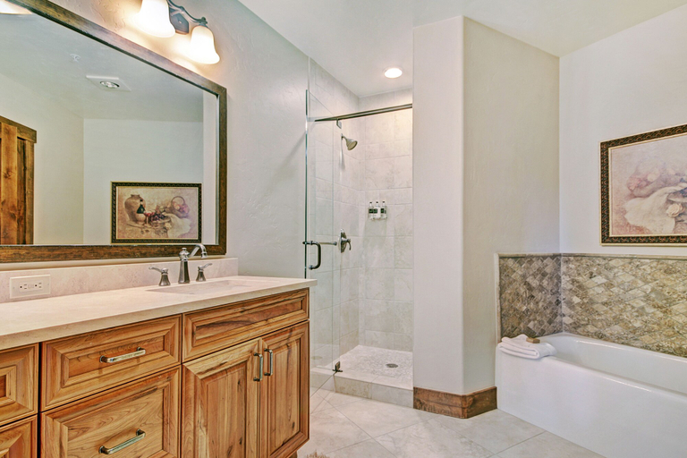 Bathroom 4, Crystal Peak Lodge, A Vail Resorts Property, Summit