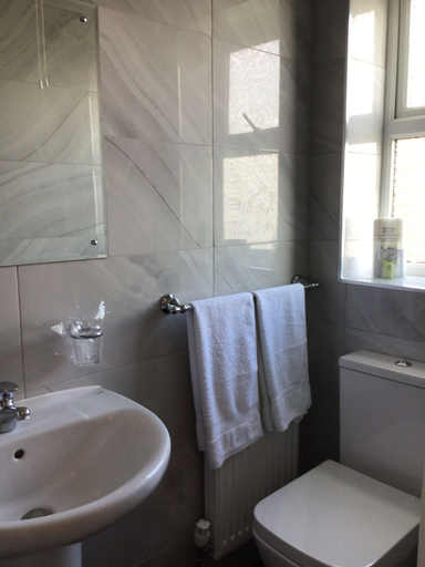 Bathroom 4, Bowden Lodge Hotel, Sefton