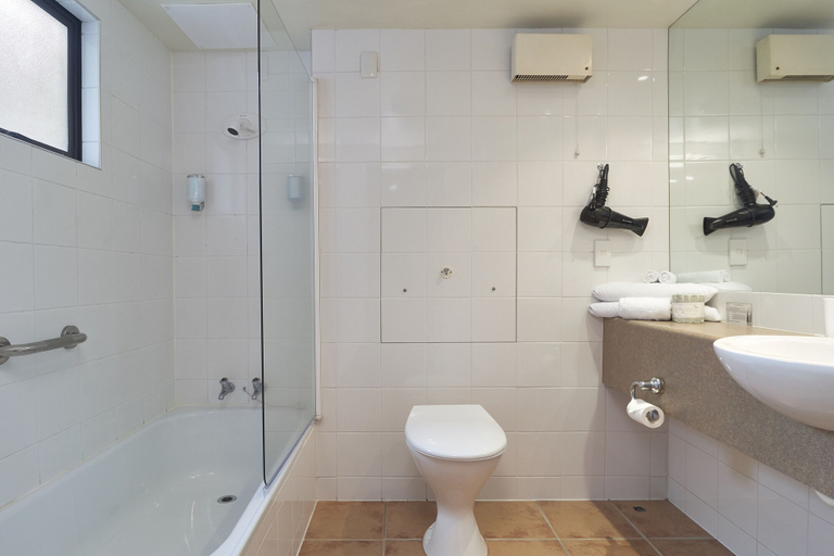 Bathroom 5, Hotel Carlton Mill, Christchurch