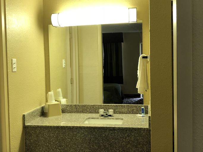 Bathroom 3, Travel Inn Bristol near State St, Bristol