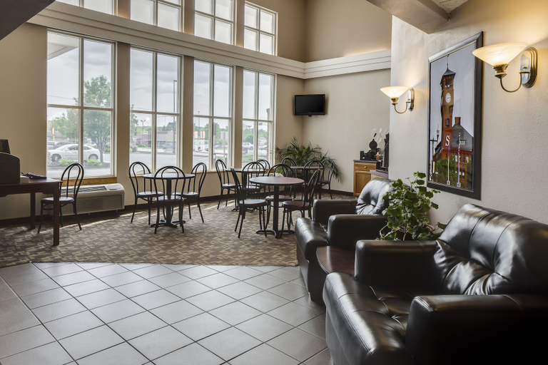 Others 5, Super 8 by Wyndham Menomonie WI, Dunn