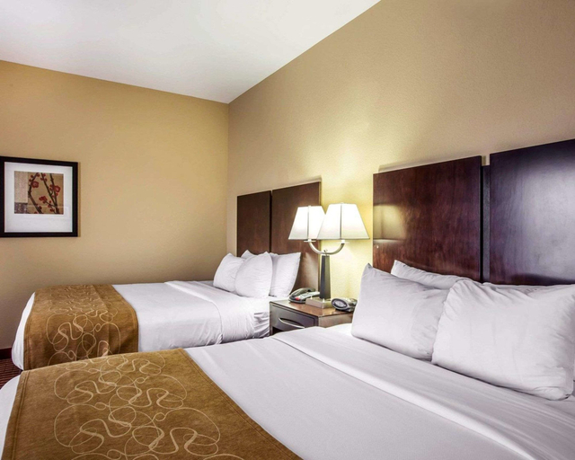 Bedroom 3, Comfort Suites Waycross, Ware