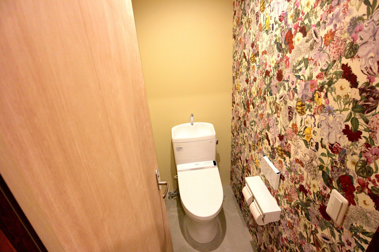 Bathroom 5, SHARIN Kanazawa Traveler's Inn - Hostel, Kanazawa