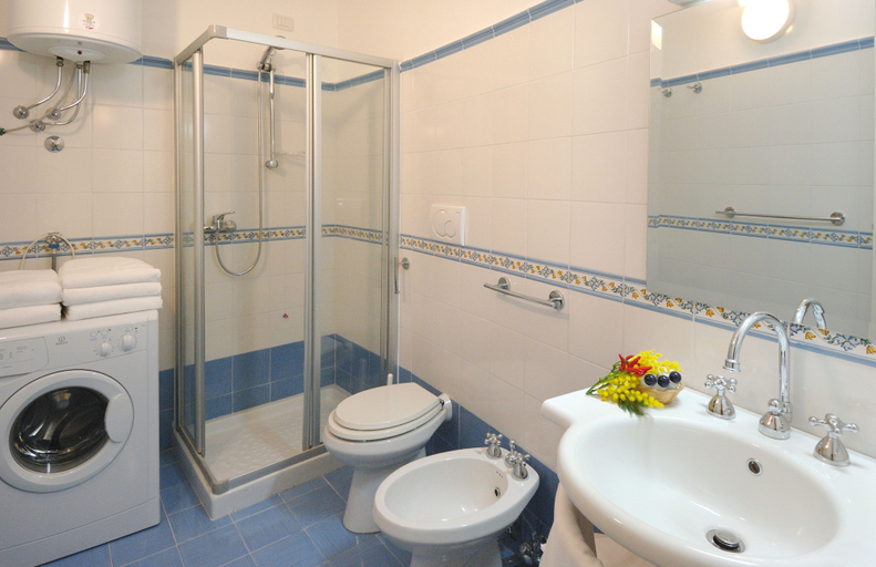 Bathroom 5, Aurora Residence, Salerno