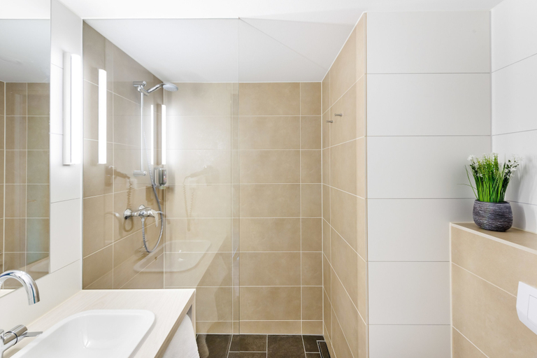 Bathroom, ibis Styles Konstanz, Konstanz