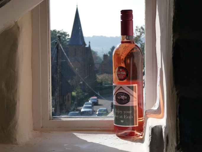 Food & Drinks 4, Fab 2-bed Cotswolds Cottage With Private Courtyard, Warwickshire
