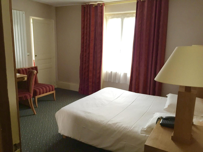 Bedroom 2, Hôtel de Normandie, Eure