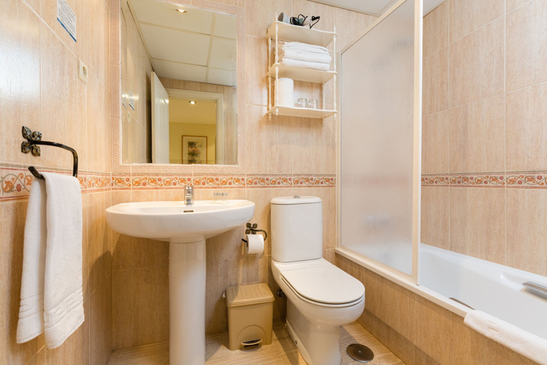 Bathroom 3, Hostal Guadalupe, Málaga
