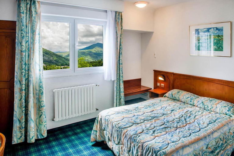 Bedroom 2, Christ Roi, Hautes-Pyrénées