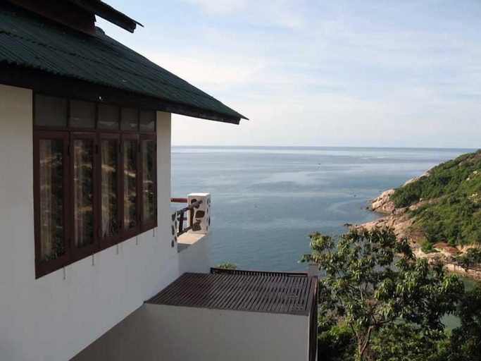Exterior & Views 19
