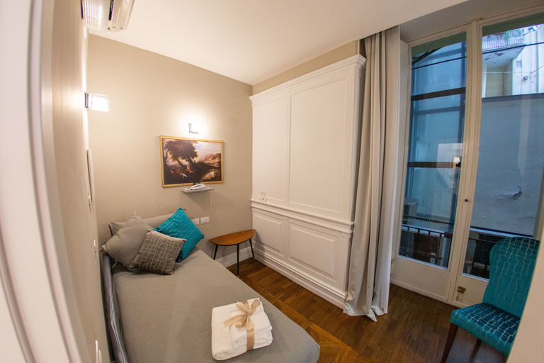 Bedroom 4, Leone Camere D'Autore, Napoli