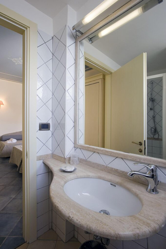 Bathroom 4, Hotel Poseidon, Latina