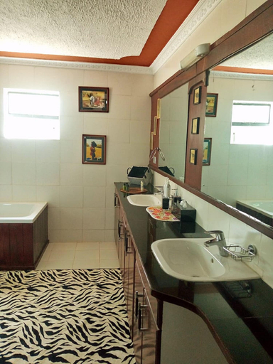 Bathroom 4, Angiri Camp - Campsite, Kieni