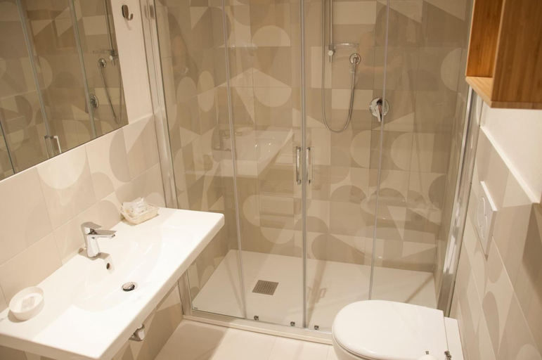Bathroom 4, Hotel Ondina e Milazzo, Ravenna