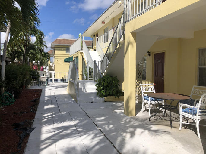 Exterior & Views 2, Dee Jay Beach Resort, Broward