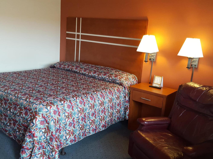 Bedroom 3, Travelers Lodge Motel Marshall, Lyon