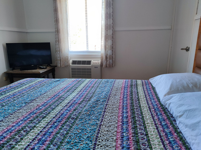 Bedroom 3, Pemberton Hotel, Squamish-Lillooet