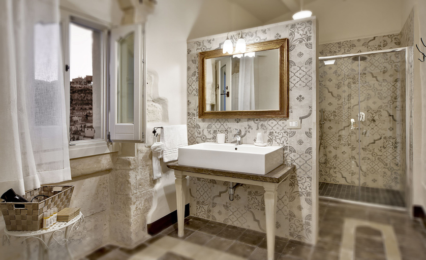 Bathroom 4, Sabbinirica, Ragusa