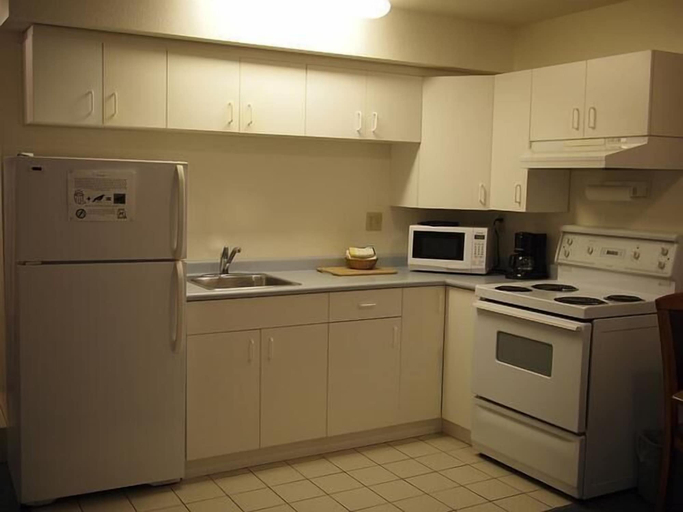 Others 4, Whale's Tail Guest Suites, Alberni-Clayoquot