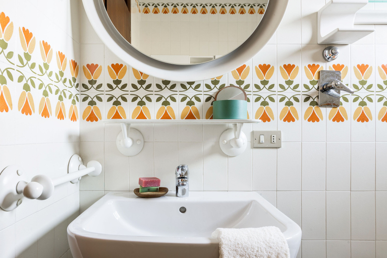 Bathroom, Orobie Master Guest apartment, Sondrio