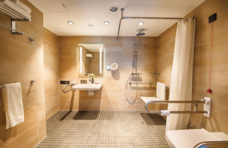 Bathroom 5, Leonardo Royal Hotel Ulm, Ulm