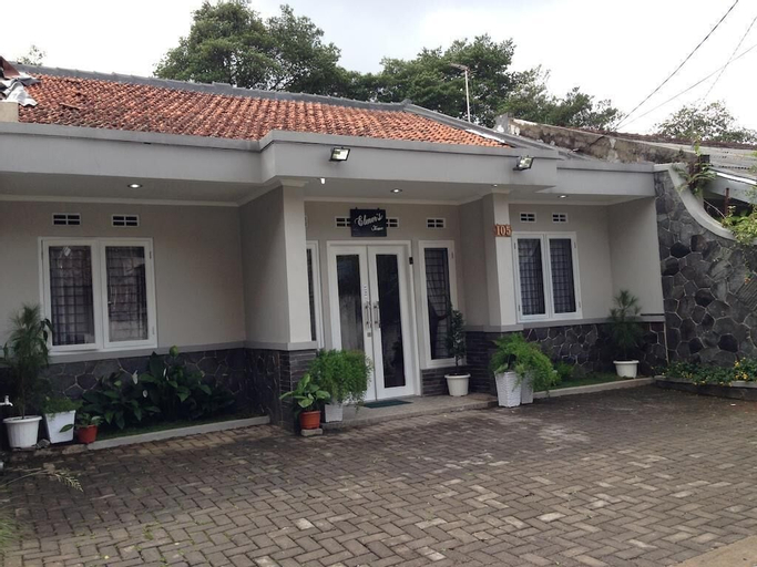 Exterior & Views 25