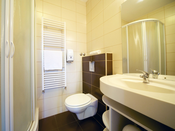 Bathroom 5, Funk Lounge Hostel, Zagreb