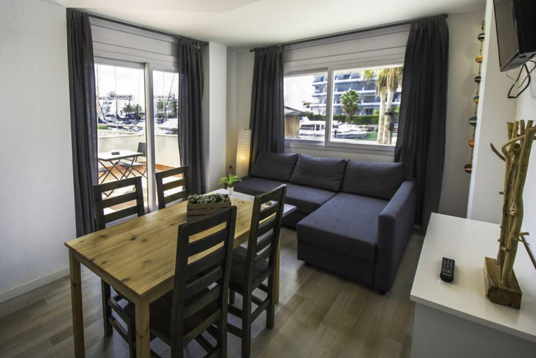 Others 5, Vista Roses Mar - Apartamento con piscina, Girona