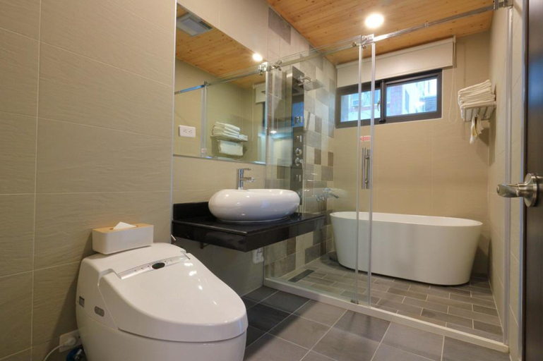 Bathroom 5, Romantic B&B, Hualien