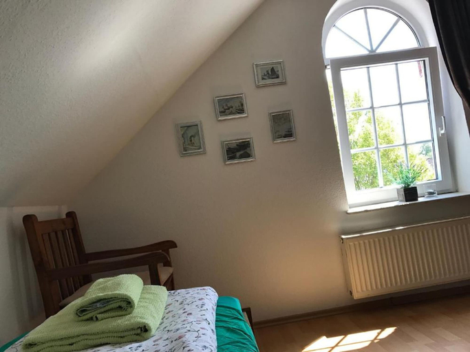 Bedroom 3, Landgasthaus Leezdorfer Hof, Aurich