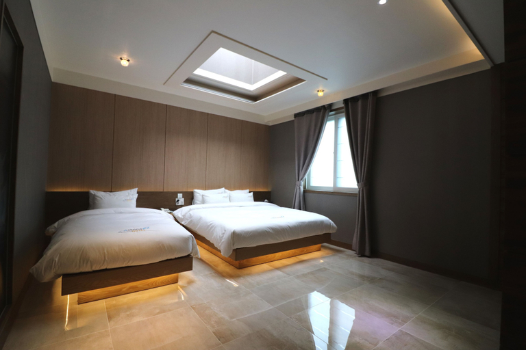 Bedroom 2, Airport Hotel, Gangseo