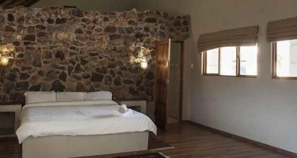 Room 2, Tarragon Guest House, Dr Kenneth Kaunda