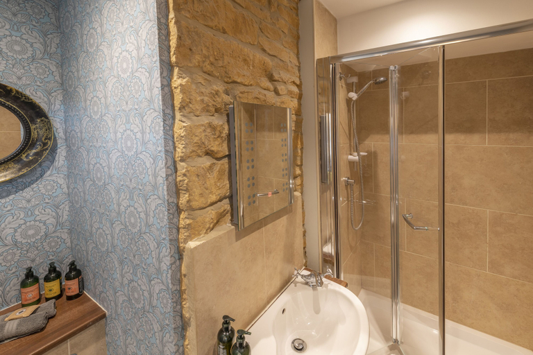 Bathroom 3, The Dial House, Gloucestershire