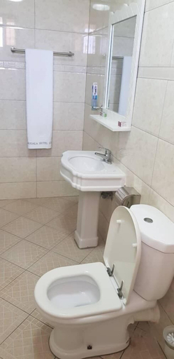 Bathroom, Kigala Hotel, Ilala
