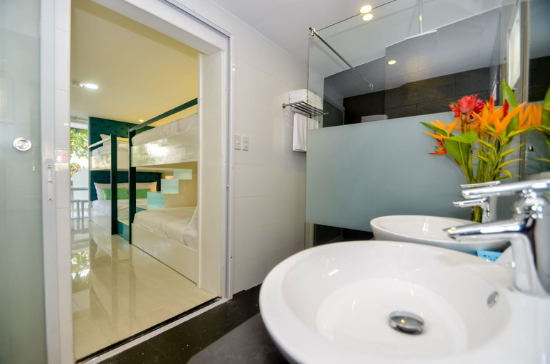 Bathroom 4, Indila Boracay, Malay