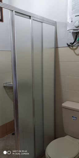 Bathroom, Villa Bumblebee 2 – Little Venice Puncak, Cianjur