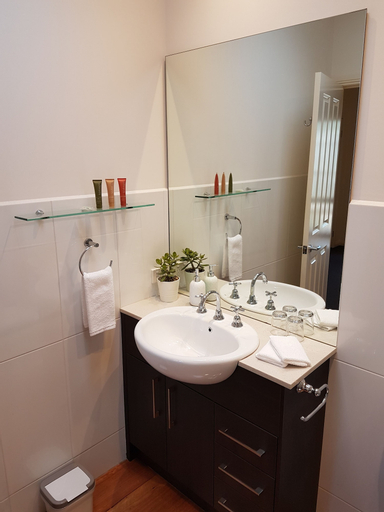 Bedroom 3, Healesville House - Fig Tree House, Yarra Ranges - North