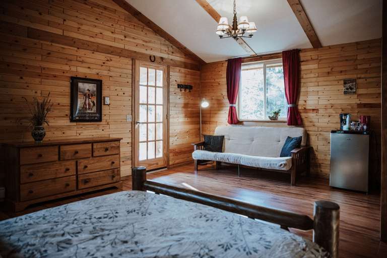 Bedroom 2, Big Creek Lodge - Working Guest Ranch, Cariboo