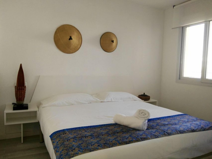 Bedroom 2, Vista Roses Mar - Apartamento con piscina, Girona