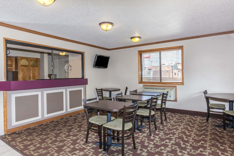 Others 4, Super 8 by Wyndham Dunbar/Charleston Area, Kanawha