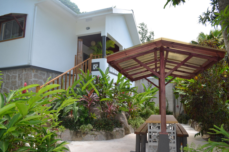 Exterior & Views 2, Nid'Aigle