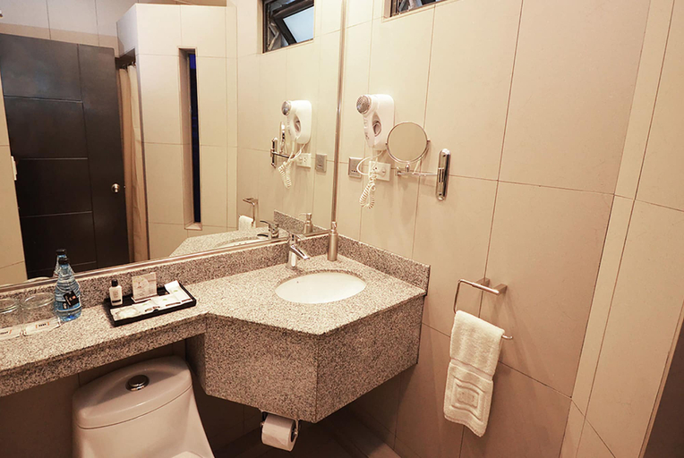Bathroom 4, qp Hotels Lima, Lima